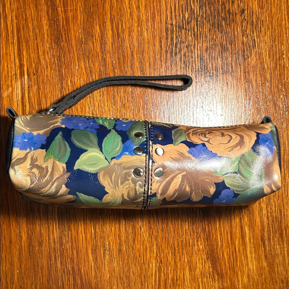 Patricia Nash Leather Blue Sky Rose Barrel Zip Cosmetic Bag - Picture 2 of 12